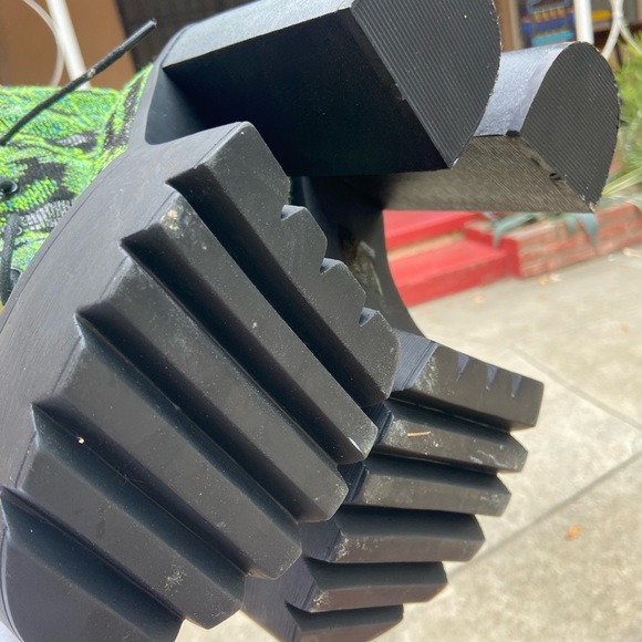 Platform green and blue lace up boots heels size 9 never worn - Picture 3 of 3